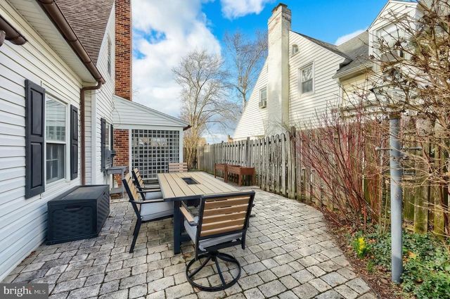 322 CRESTON RD, York, PA 17403