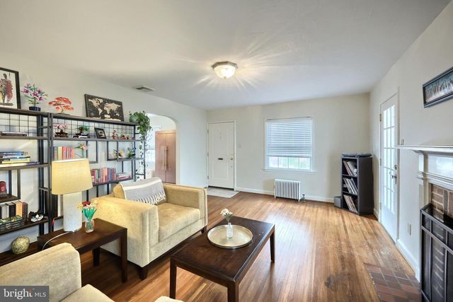 322 CRESTON RD, York, PA 17403