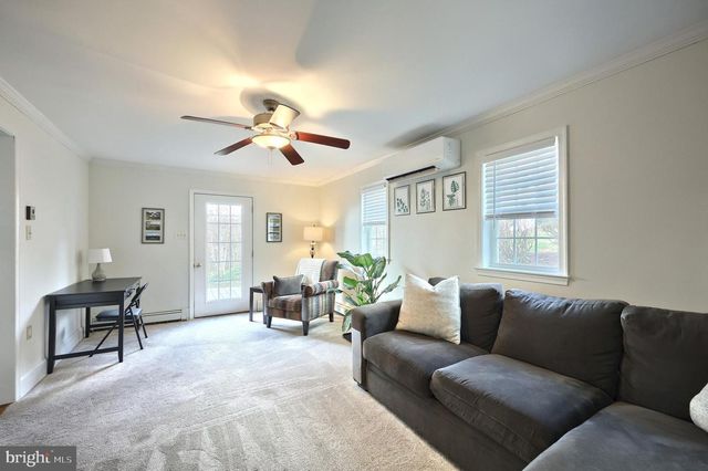 322 CRESTON RD, York, PA 17403