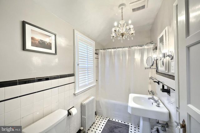 322 CRESTON RD, York, PA 17403