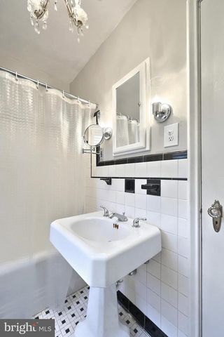 322 CRESTON RD, York, PA 17403