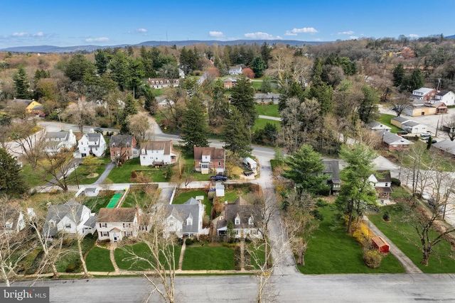 322 CRESTON RD, York, PA 17403