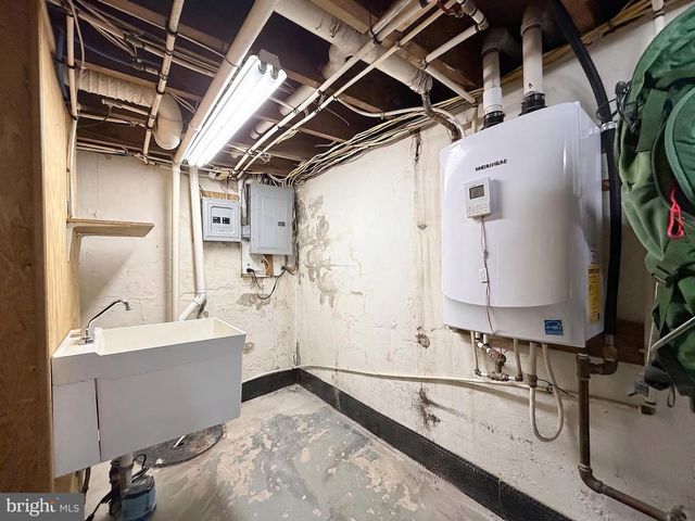 322 CRESTON RD, York, PA 17403