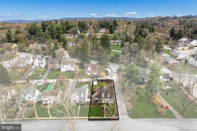 322 CRESTON RD, York, PA 17403