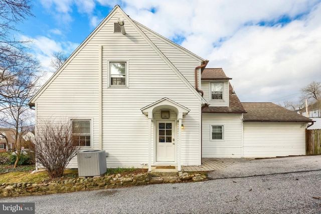 322 CRESTON RD, York, PA 17403