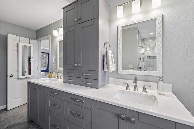 959 204th Place, Pella, IA 50219