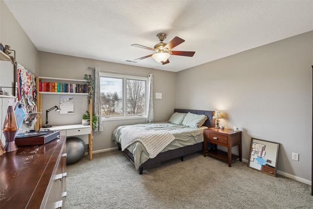 959 204th Place, Pella, IA 50219