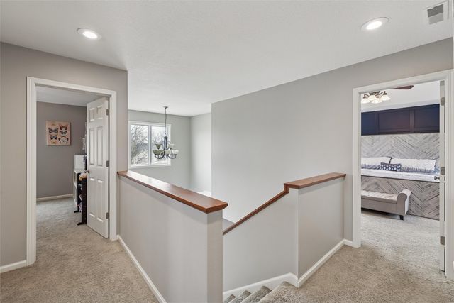 959 204th Place, Pella, IA 50219