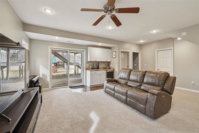 959 204th Place, Pella, IA 50219