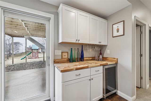 959 204th Place, Pella, IA 50219