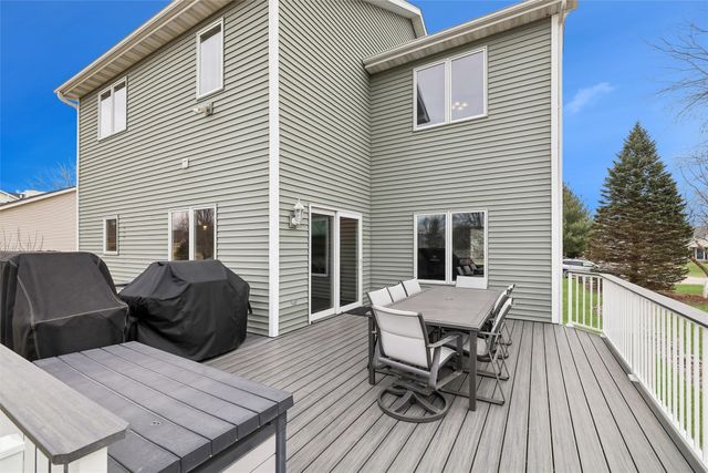 959 204th Place, Pella, IA 50219