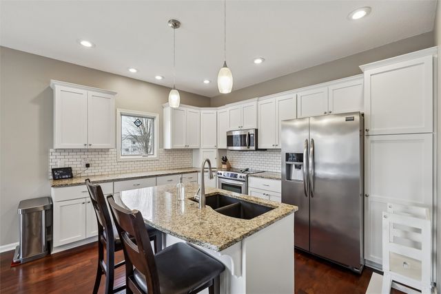 959 204th Place, Pella, IA 50219