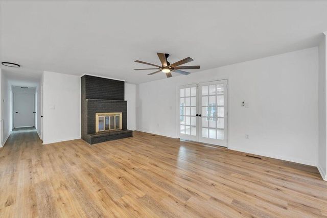 2049 Surrey LN, Roanoke, VA 24012