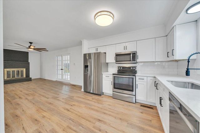 2049 Surrey LN, Roanoke, VA 24012