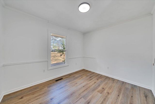 2049 Surrey LN, Roanoke, VA 24012