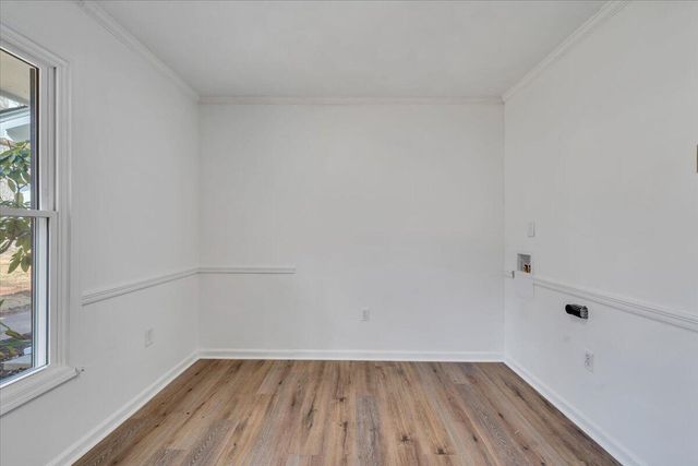 2049 Surrey LN, Roanoke, VA 24012