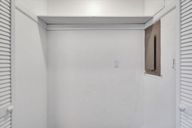 2049 Surrey LN, Roanoke, VA 24012