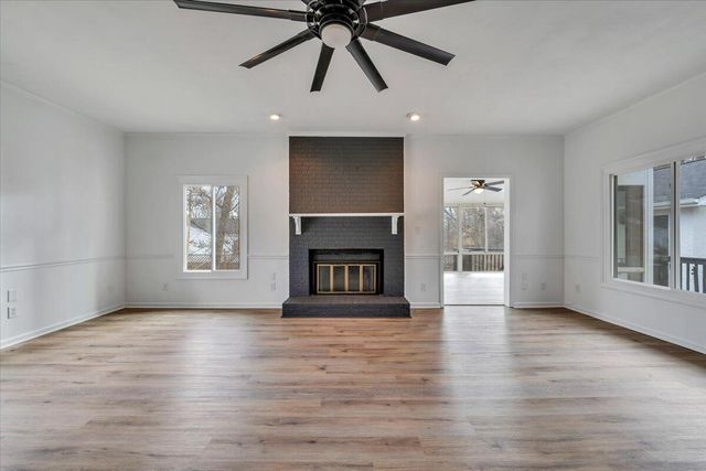 2049 Surrey LN, Roanoke, VA 24012