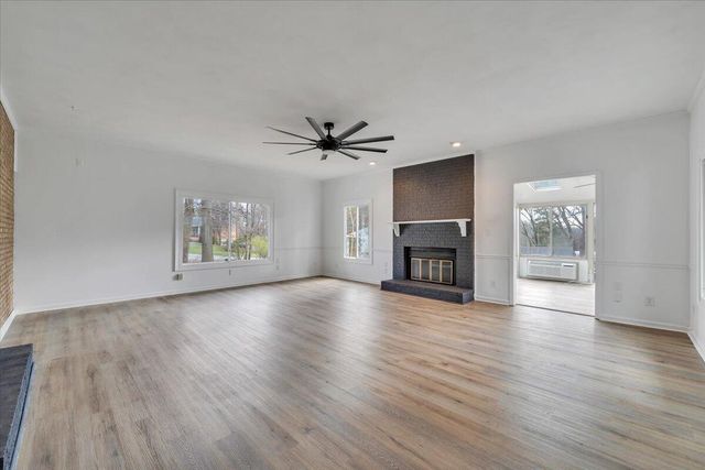 2049 Surrey LN, Roanoke, VA 24012