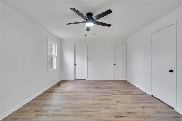 2049 Surrey LN, Roanoke, VA 24012