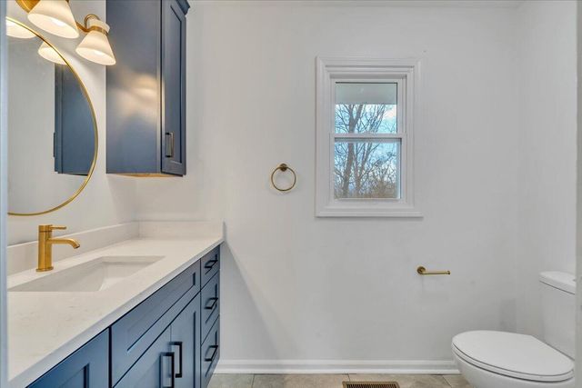 2049 Surrey LN, Roanoke, VA 24012