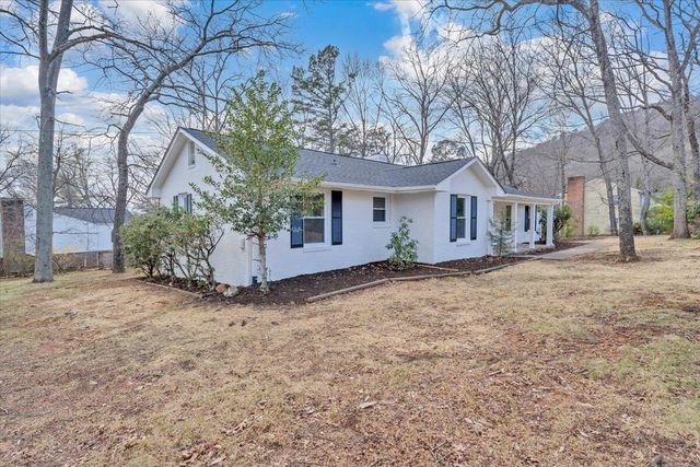 2049 Surrey LN, Roanoke, VA 24012