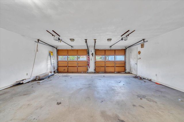 2049 Surrey LN, Roanoke, VA 24012