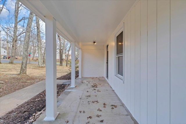 2049 Surrey LN, Roanoke, VA 24012