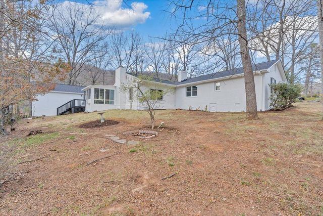 2049 Surrey LN, Roanoke, VA 24012