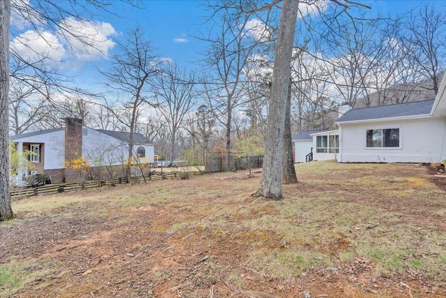 2049 Surrey LN, Roanoke, VA 24012