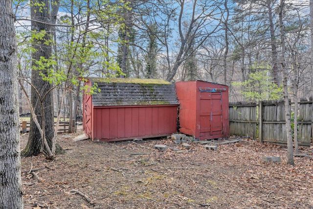 2049 Surrey LN, Roanoke, VA 24012