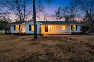 2049 Surrey LN, Roanoke, VA 24012