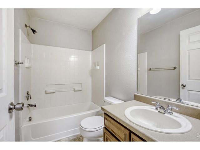 3907 Heatherwood Cir, Johnstown, CO 80534