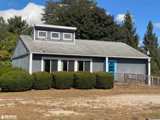 8009 N Mckinley Road, Flushing, MI 48433