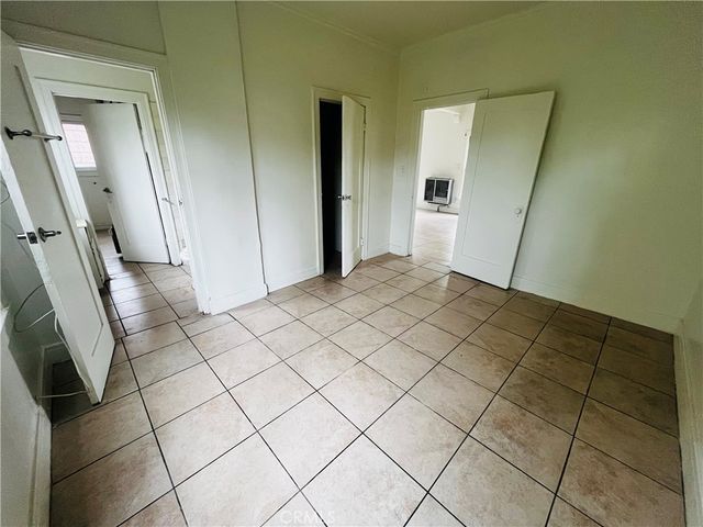 6325 S Figueroa Street, Los Angeles, CA 90003