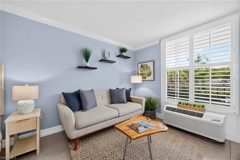 2555 9th ST N 204, NAPLES, FL 34103 — photo 2