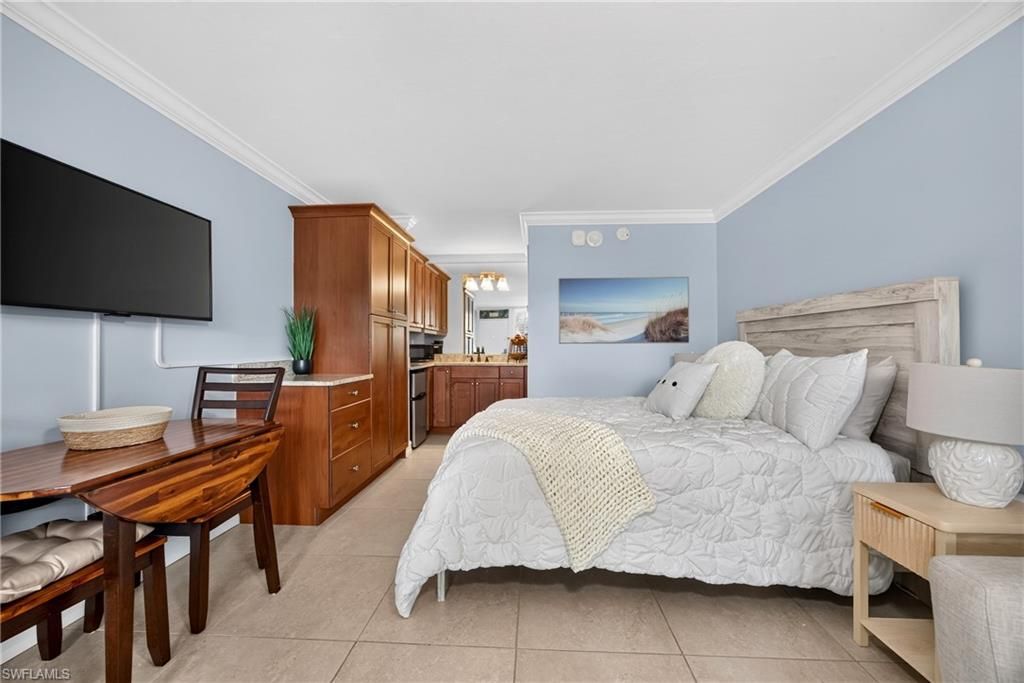 2555 9th ST N 204, NAPLES, FL 34103 — photo 3