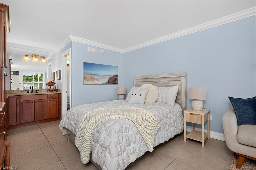 2555 9th ST N 204, NAPLES, FL 34103 — photo 4