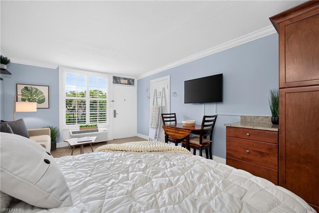 2555 9th ST N 204, NAPLES, FL 34103 — photo 5