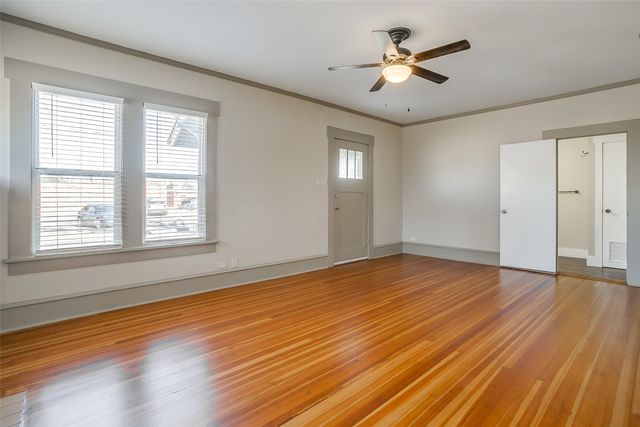 911 W Chambers Street, Cleburne, TX 76033