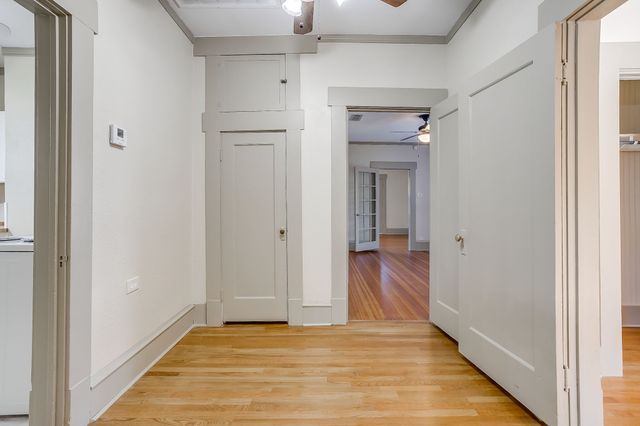 911 W Chambers Street, Cleburne, TX 76033