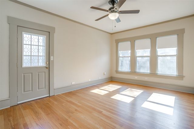 911 W Chambers Street, Cleburne, TX 76033