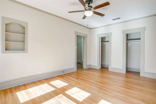 911 W Chambers Street, Cleburne, TX 76033