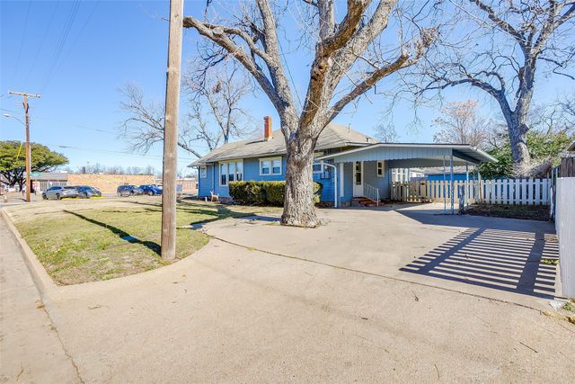 911 W Chambers Street, Cleburne, TX 76033