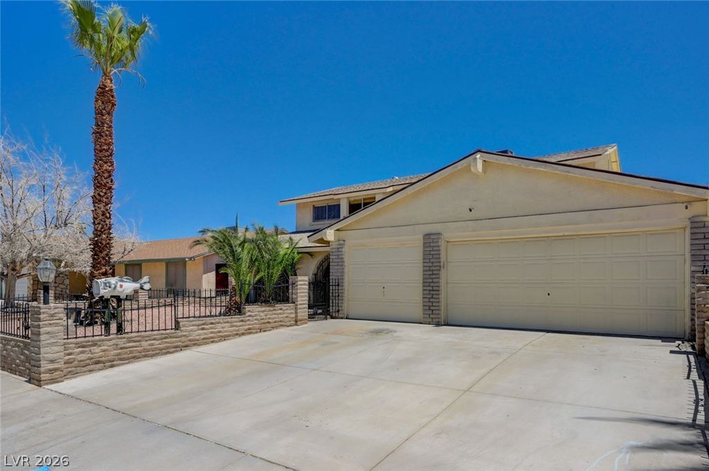 405 Davenport Lane, Las Vegas, NV 89107 — photo 2