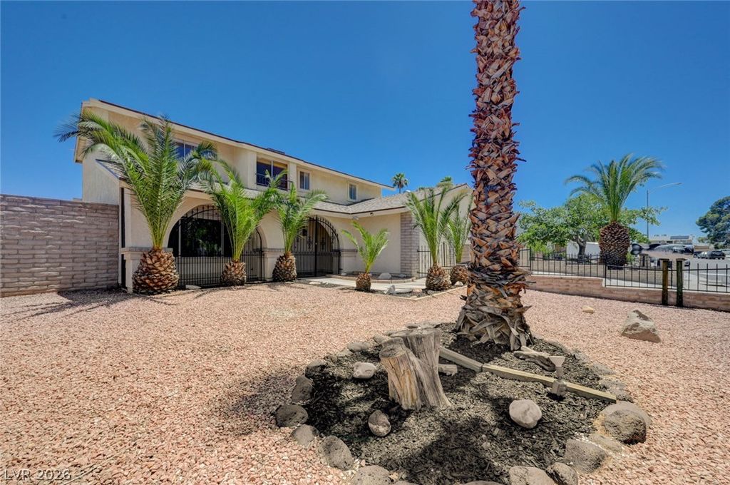 405 Davenport Lane, Las Vegas, NV 89107 — photo 3