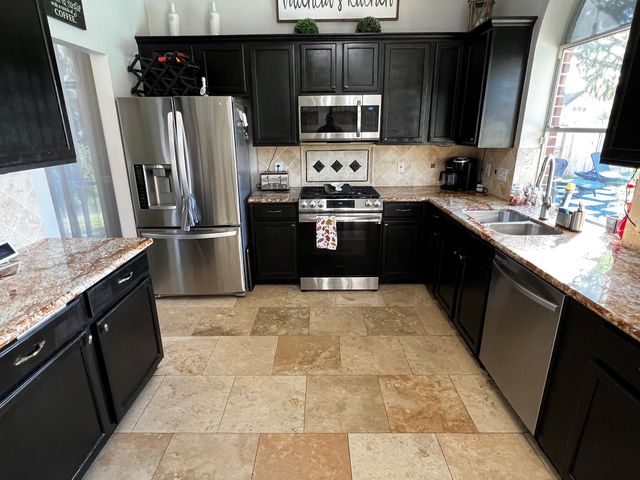 15611 Brookwood Lake Place, Sugar Land, TX 77498