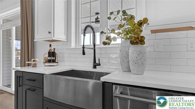 5395 Red Oak Drive, Upper Saucon Twp, PA 18036