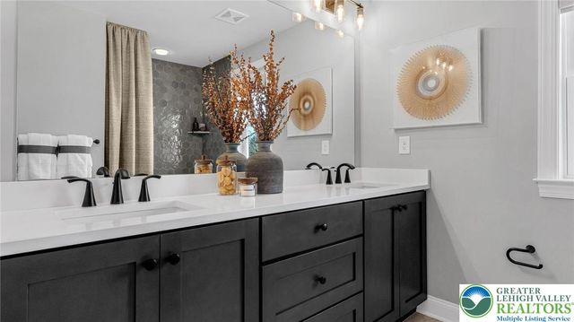 5395 Red Oak Drive, Upper Saucon Twp, PA 18036