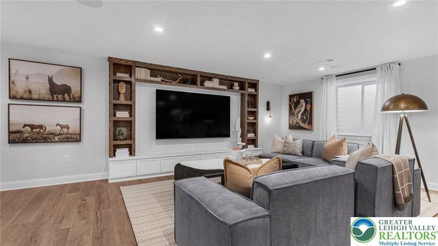 5395 Red Oak Drive, Upper Saucon Twp, PA 18036